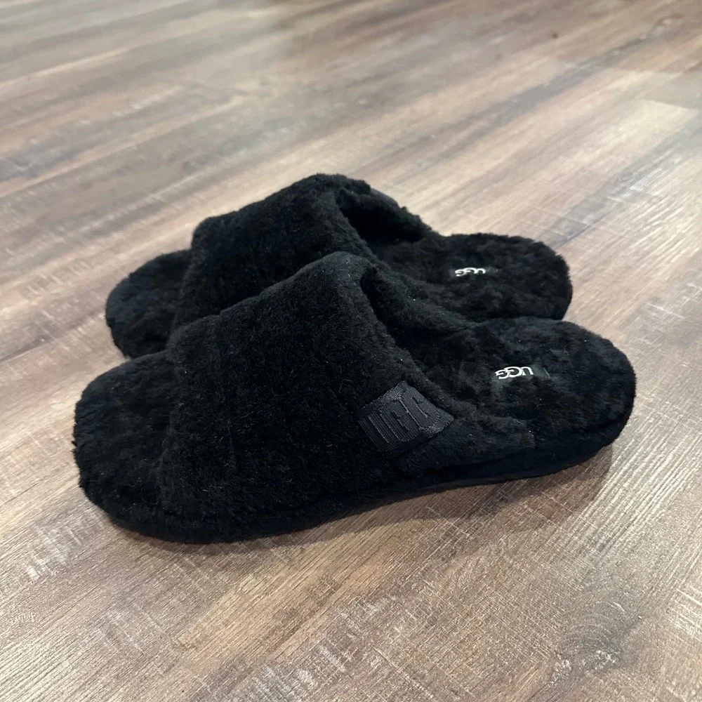 UGG Fluff You Slipper Black Fur Slides Mens 9 Lounge Cozy Comfort Streetwear⁠
